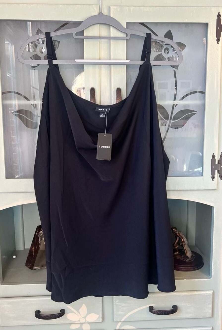 Torrid Size 0 Black Cowl Neck Spaghetti Strap Camisole Top - Picture 2 of 7